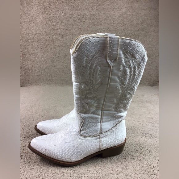 Coconuts by Matisse Faux snakeskin boots women’s size 7.5 white - Picture 6 of 16